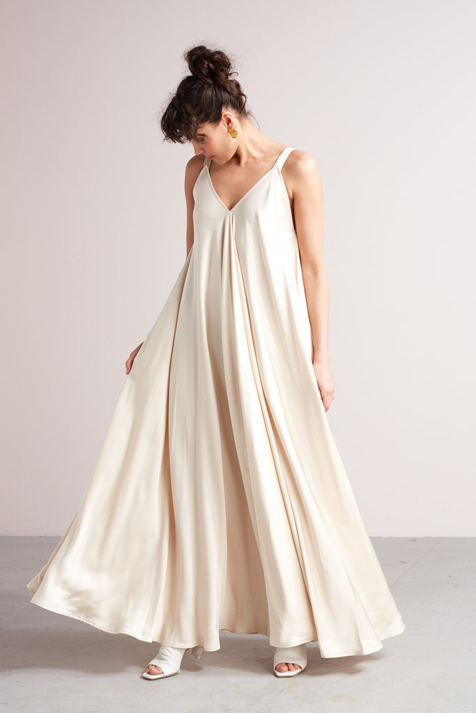 MALIA fluttering maxi dress in light cream