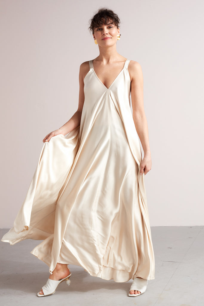 MALIA fluttering maxi dress in light cream