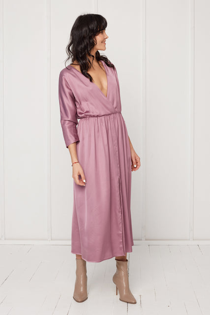 lined vs unlined dress Would you wear this dress lined or unlined? , Let us know your pick , #bride #weddingdress #weddingdresses #bridalgown #bridetobe #maggiesottero